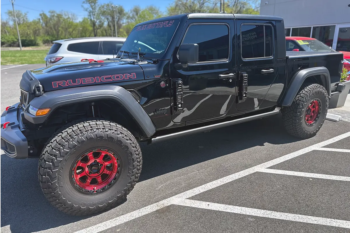 Gladiator Rubicon on red wheels
