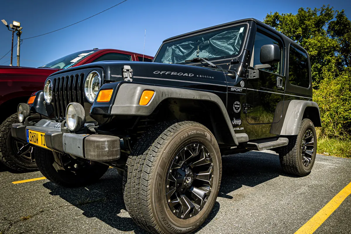 Jeep Wrangler — clean street build